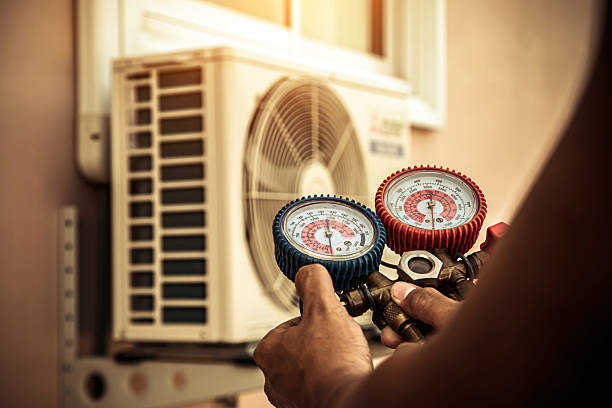 Professional Ac Installation technician working in Demotte, IN